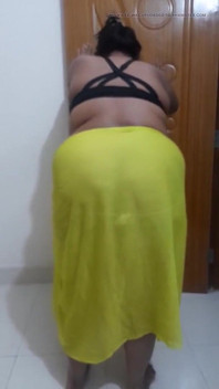 Üvey anne üvey oğlu deshi üvey annesine götünü gösteriyor ateşli seks