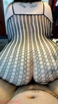 Cavalgando um vibrador grosso e pau até ele gozar
