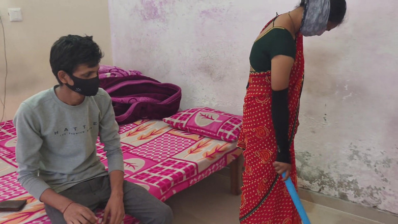 BadMash_Bhabhi: हॉट भारतीय देसी महिला नौकर की चुदाई