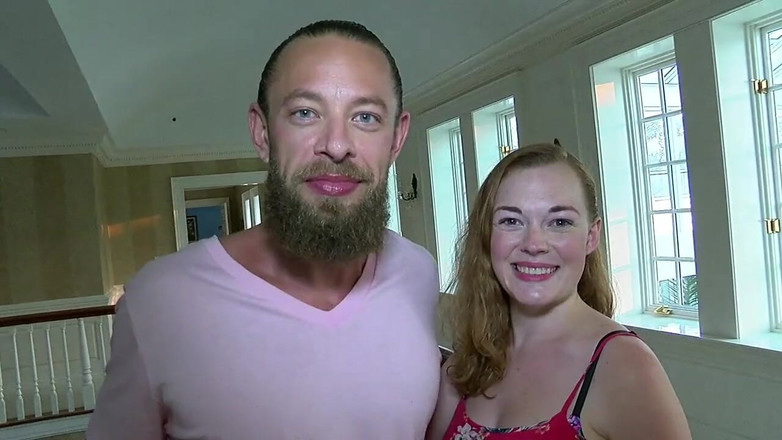 Private Society: Başka bir üye sikini ıslatıyor