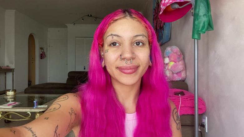Nali Marie: Long Nails Fetish Tapping Asmr Scratching Your Face Softly Nails...