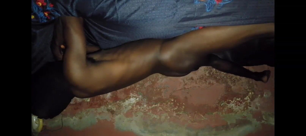 Masturbator emmy: Noost masturbace v rustikální místnosti