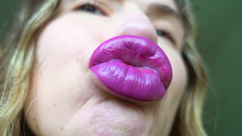 Rarible Diamond: Pucker Lips Custom