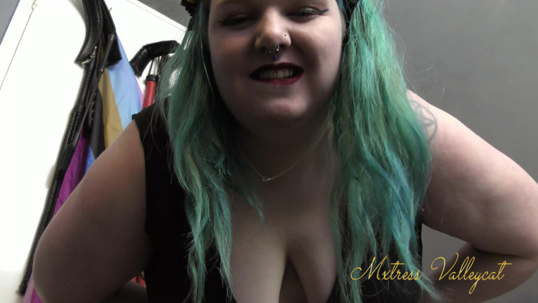 Mxtress Valleycat: Sensual strap on tease