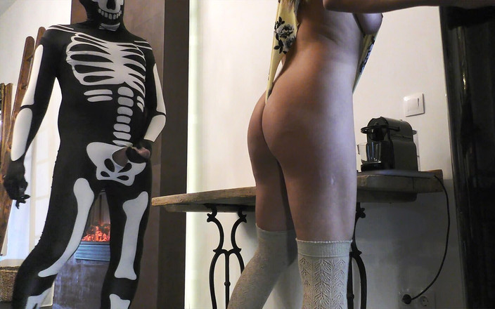 Leon Lambert Girls Twerk Parties CFNM: Azdırdıktan sonra büyük doğal göğüslerinin vücuduna ve bacaklarına büyük boşalma...