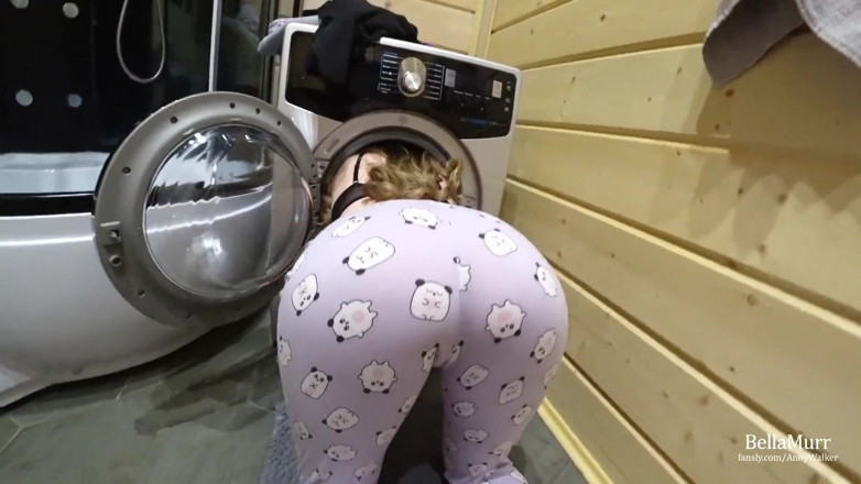 Anny Walker: Gata sexy presa na máquina de lavar e fodida - Anny...