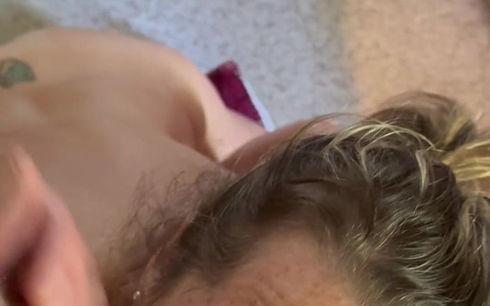 Bonewizzard69: Diep in de keel hete vrouw, slik sperma