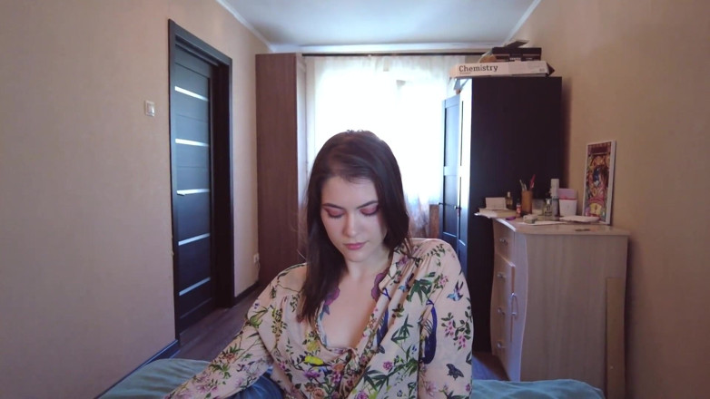 Stacy Moon: Aptal yarak emen bir sürtüğün içine büyüleyici