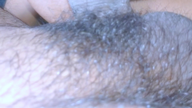 Beatricee: Éjaculation dehors.Une bhabhi desi indienne chevauche très fort en se...