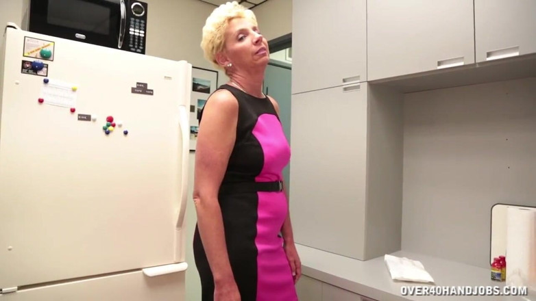 Over 40 Handjobs: Stepmommy Issues
