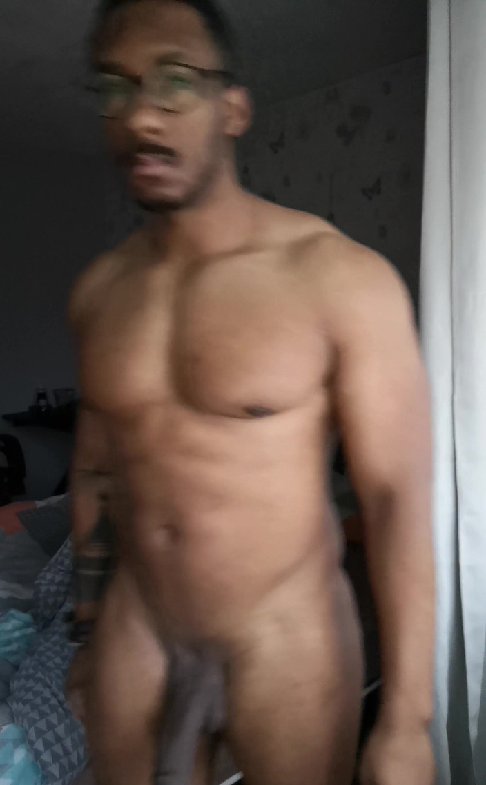 Amadeus: Rano wszystko, przygotowując się do niektórych gumowych zakupów dla Leather...