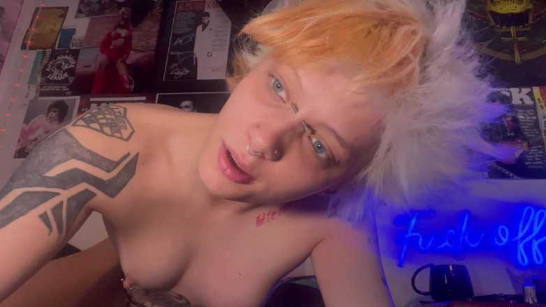 Glitterqueen1999: Nechala jsem tě znovu šukat do nosu! Odpočítávání mrdky do mých...