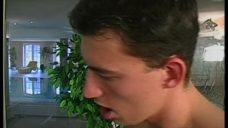 Inhonorof porn: Hotel Employees Secretly Fuck in the Gym and Get Caught...