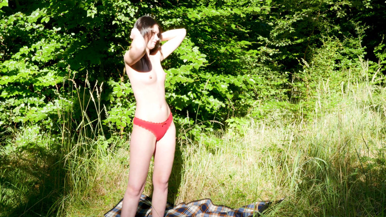 Peaches and Bananas: Naked Charlie teen hair brushing