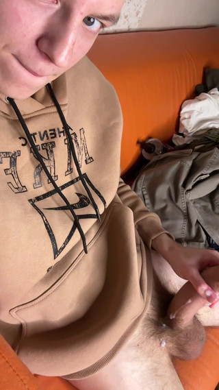 Morflot24: Edgy twink挤压球激烈喷出