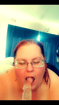 I love gaging on dick.
