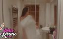 Olivia Keane: Tu regardes Olivia Keane sous la douche