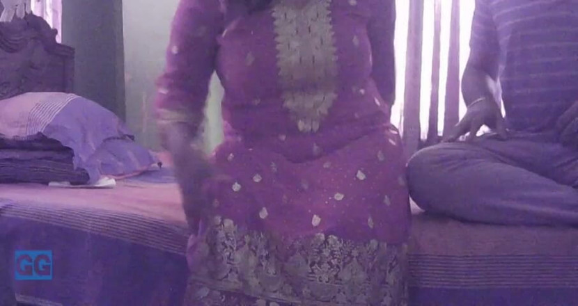 Girlgroup: Tante seksi india dengan pantat bahenol lagi asik dientot habis-habisan...