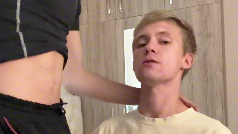 Max Gen: 파트 1 남자친구는 의붓오빠의 큰 것을 시도합니다.