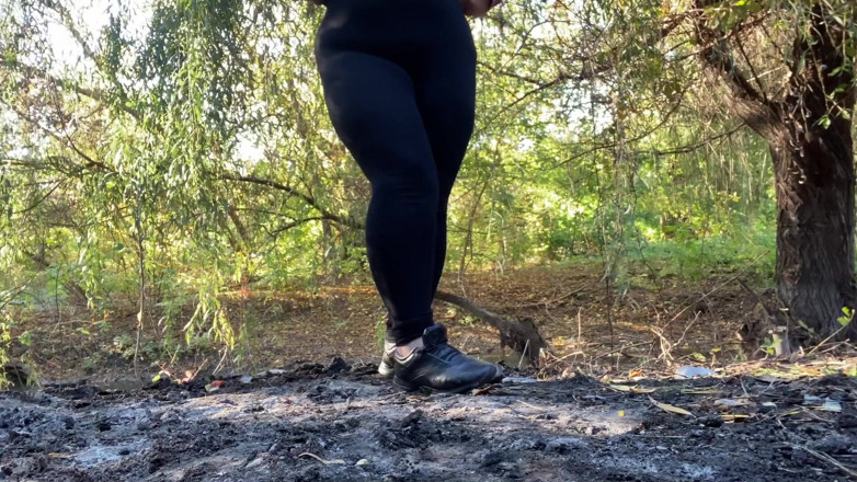 Elena: Pissing in nature and all the splashes in your face