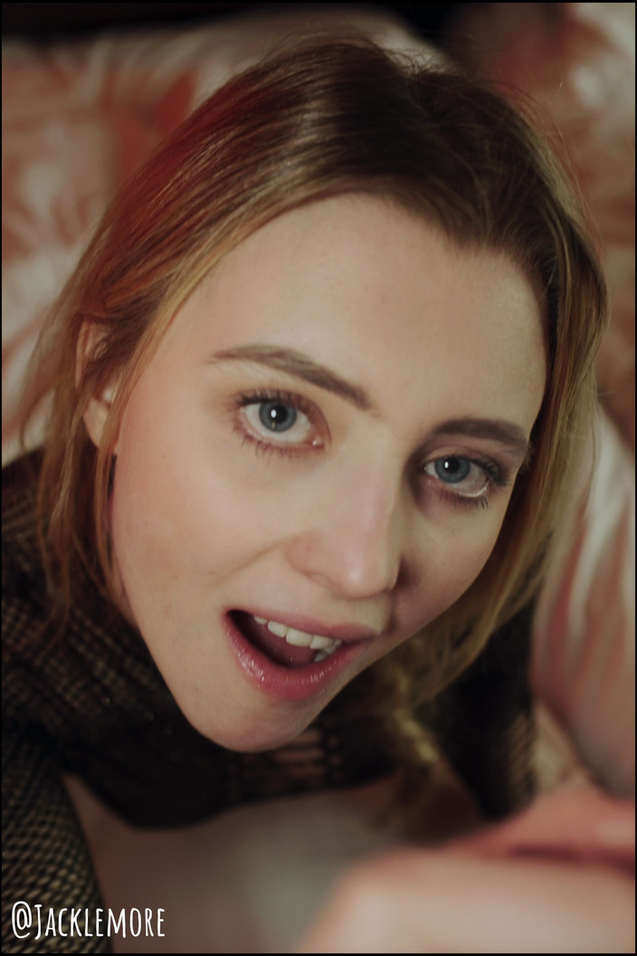 Jacklemore: Śliczna brytyjska blondynka Lottie Lou POV Sex oralny