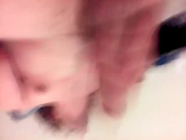 LilTaste: Transgirl lutando para gozar e não pode
