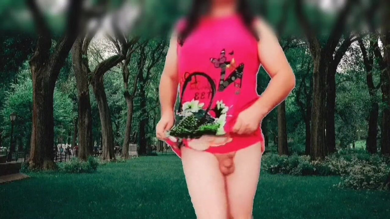 Kitty_Cross: Cewek sange dengan gaun seksi ini lagi asik gondal-gandul sambil...