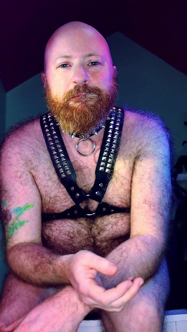 RonBeastlyFTM: Ftm / Trans Man stänger av och squirtar i sele &amp;converse