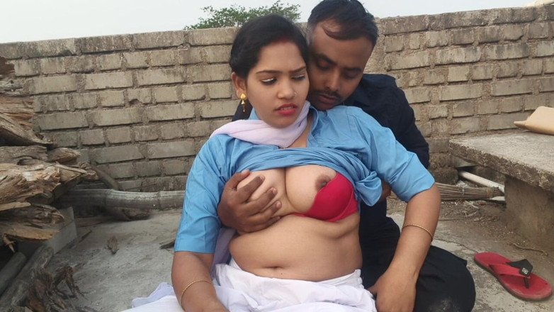 Sona bhabhi: 18 yaşındaki bakire üniversiteli kız açık havada desi kızda üvey erkek kardeşi...