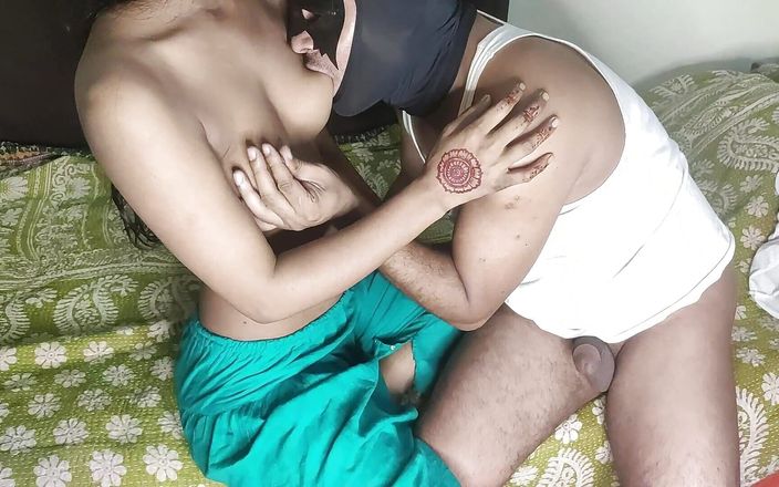 Sexy wife studio: Echt Deshi-stel betrapt op kamerdate