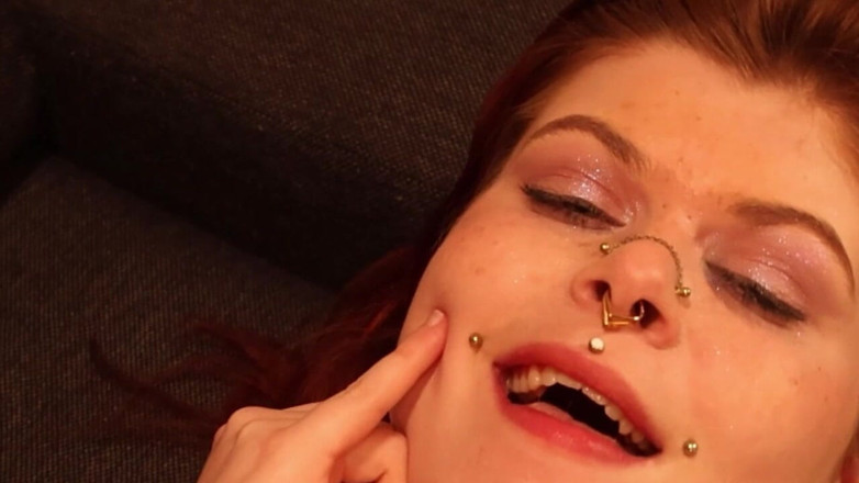 yukinky: Romantischer und intensiver Sex – Rothaarige, Dominanz, großer Hintern