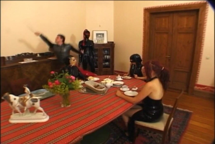 Absolute BDSM films - The original: Sottomissione e feticismo del piede Pt. 2