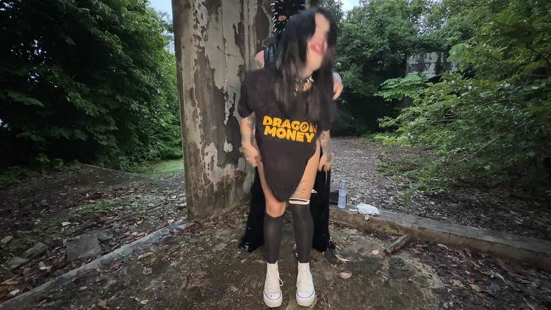 SkinLovers: Altgirl के साथ डेट एक परित्यक्त जगह पर सख्त सेक्स और गहरी लंड चुसाई के साथ समाप्त हुई