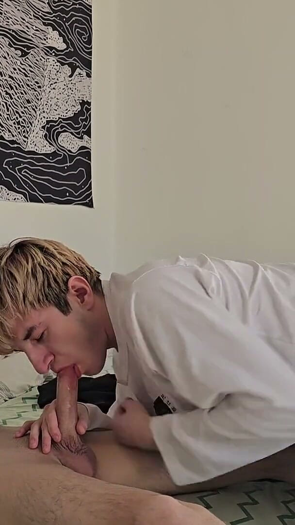 Invited a Friend to Visit, Fucked Him in the Mouth and Came