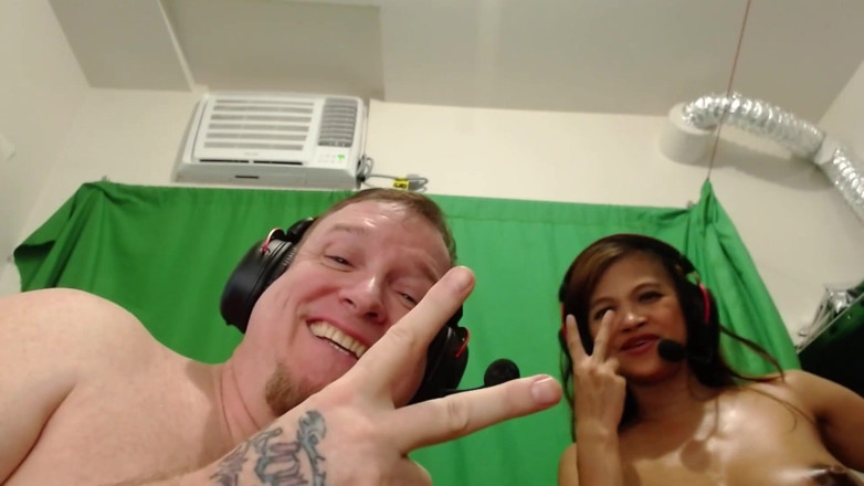 SexyGamingCouple: Найбільша подвійна камера, змащена маслом на 9 місяці вагітності, трахається з кремпаєм