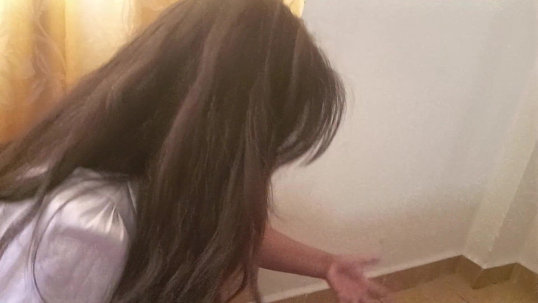 Moo DBOXXX: La mia segretaria ama succhiare il mio cazzo, vuole vedermi...