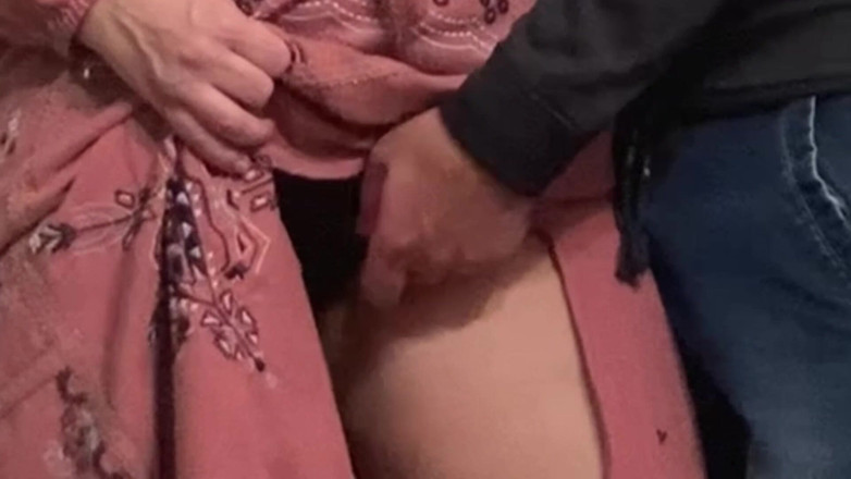 PriyaNaavya: 我的男朋友不知道地铁上发生了什么