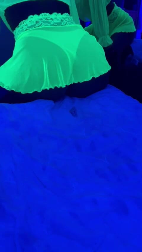 Caramela Sluty Wife: Neon Outfit Lingerie Twerk Twerking Perfect Body Booty Ass Girl