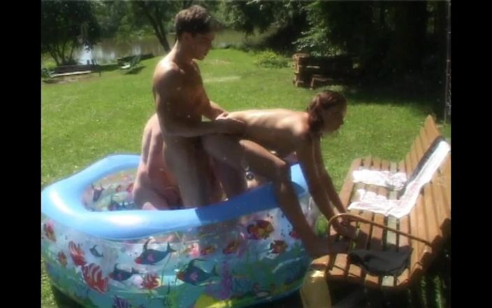 Forte Porno: Hai con đĩ trẻ tuổi bị hai con cu to đụ và...