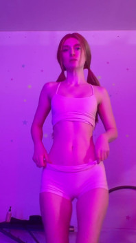 Dançando e tirando a roupa