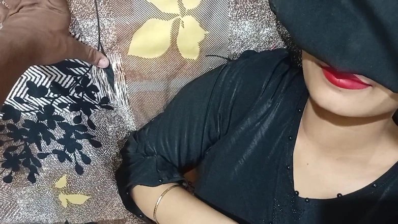 Dearshivani: Поцелуй губ с мусульманской девушкой