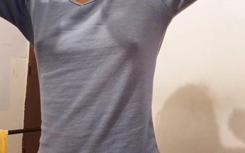 Pakistani Girl Showing Her Curves P1