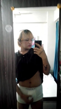 Philippino Twink Habla Sucio Y Masturbación En Cámara En Vivo Real Con Papi