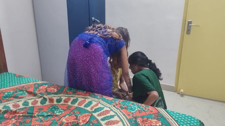 Anjalisingh_sexy: 二人の女の子が若い男の子を誘惑し、その男の子が女の子を犯した