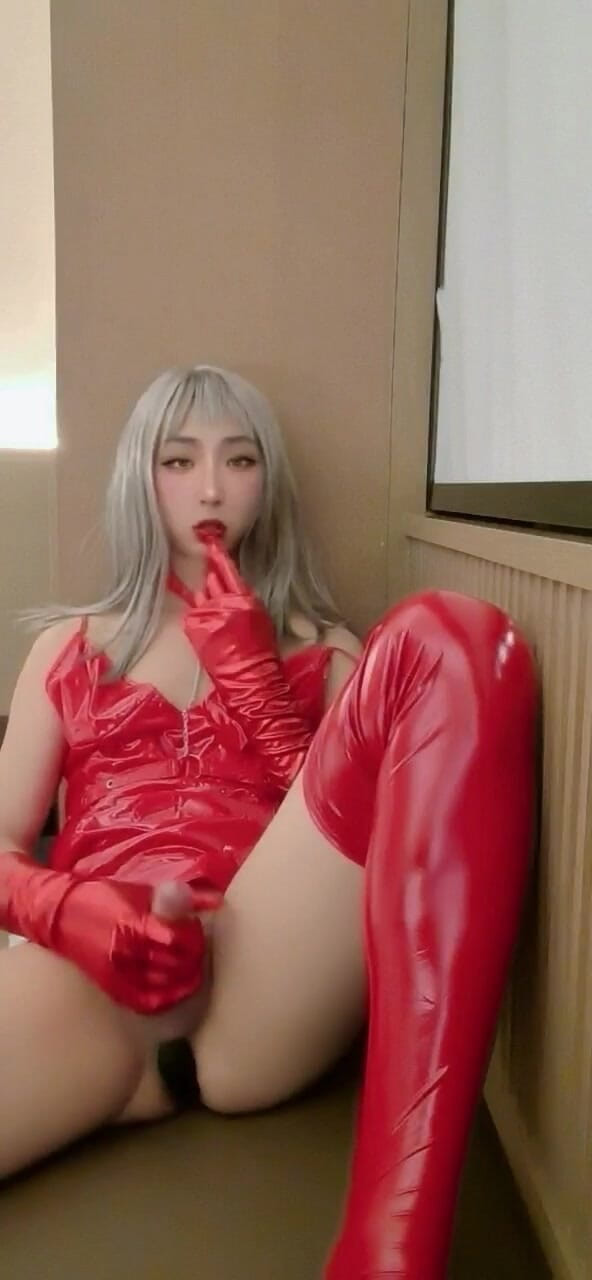 CD_XiXiouo: Ladyboy chino más sexy se masturba, ¿podrías chupar su polla?