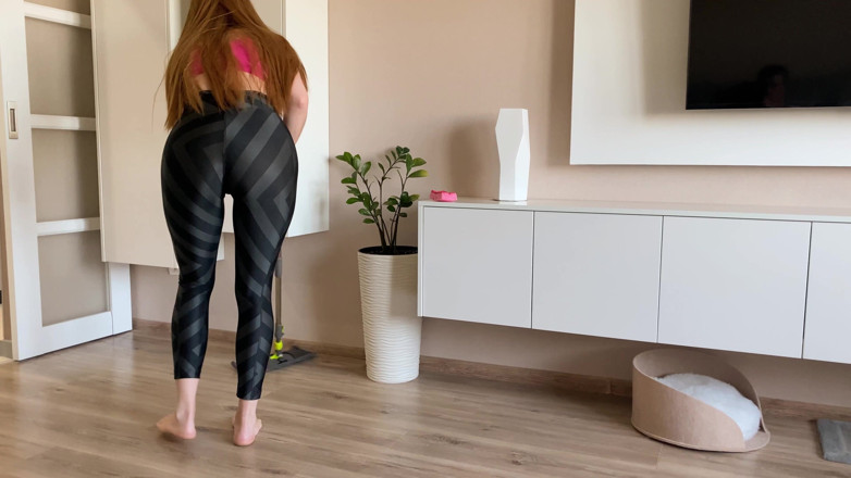 CumInMyMouthBaby: Грудаста мачуха моєї дівчини зловила мене за дрочкою і трахнула мене - російський аматор з діалогом