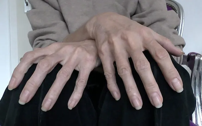 Lady Victoria Valente: Beautiful Beautiful Hands