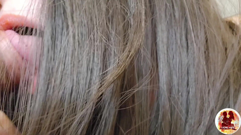 CosmiCouple: Sexy manželka si připravuje zadek na anál