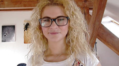 Sexy Amateurz: Scéna masturbující brýle a punčocháče