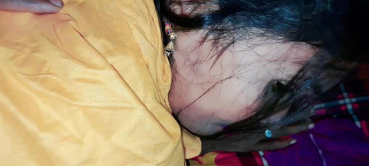 Renudbf: सौतेली बहन और सौतेले भाई ने बिस्तर साझा किया